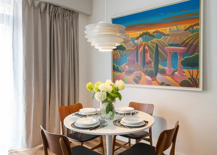 Urban Quattro Apartment *